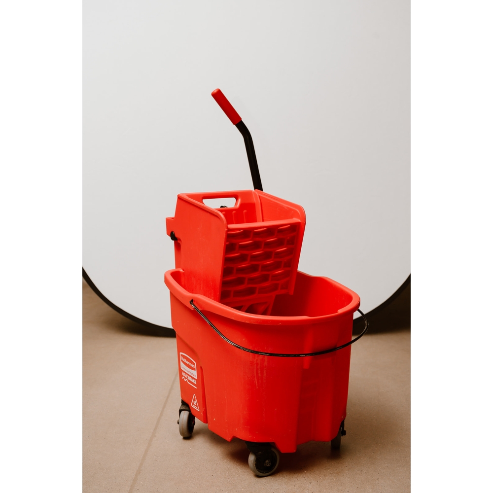 Used Red WaveBrake Bucket/Wringer Combo